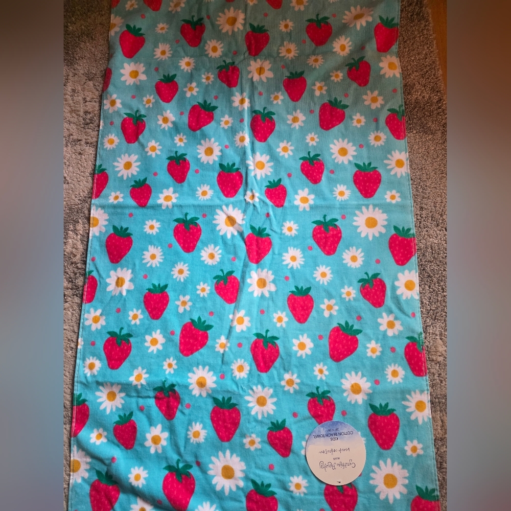 Strawberry Beach Towel-NWT - Picture 3 of 5